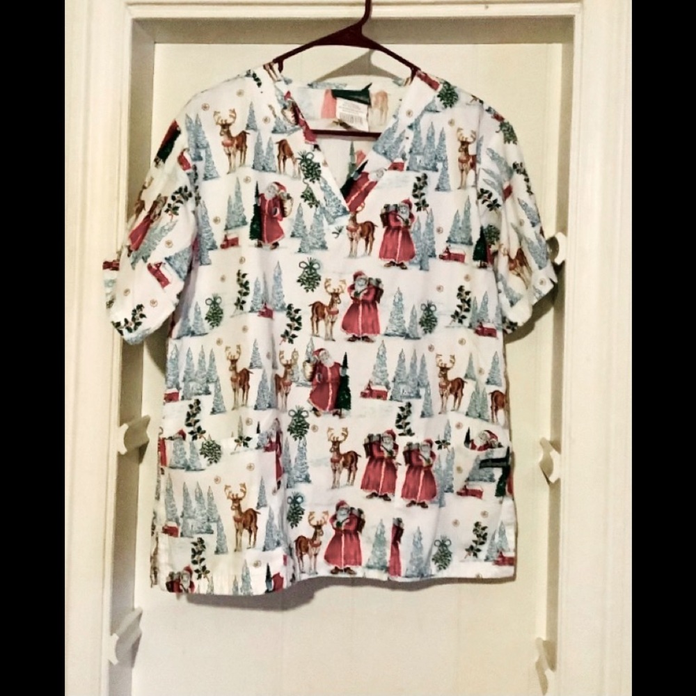 UA Scrubs size small scrub top